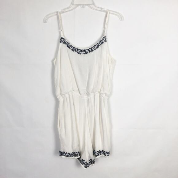 Forever 21 Womens Romper Medium Embroidered Tasseled Gauzy Boho Beachy Coastal - Picture 7 of 11